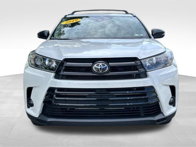 Used 2019 Toyota Highlander SE w/ Nightshade Edition AWD/4WD image 8