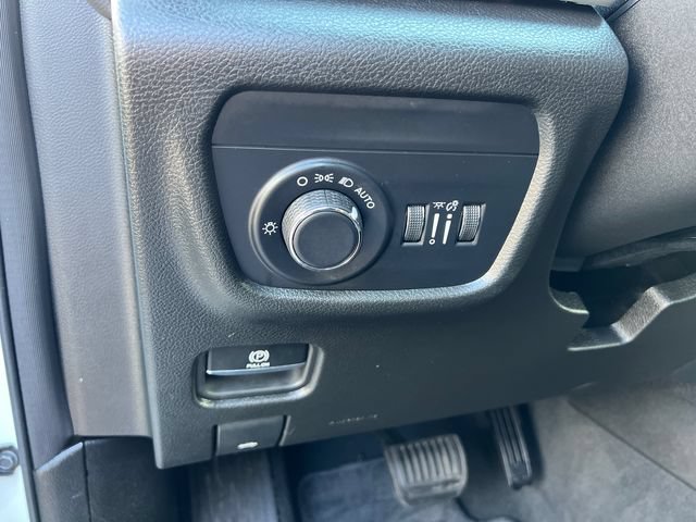 Certified 2024 Jeep Grand Cherokee L Altitude AWD/4WD image 13