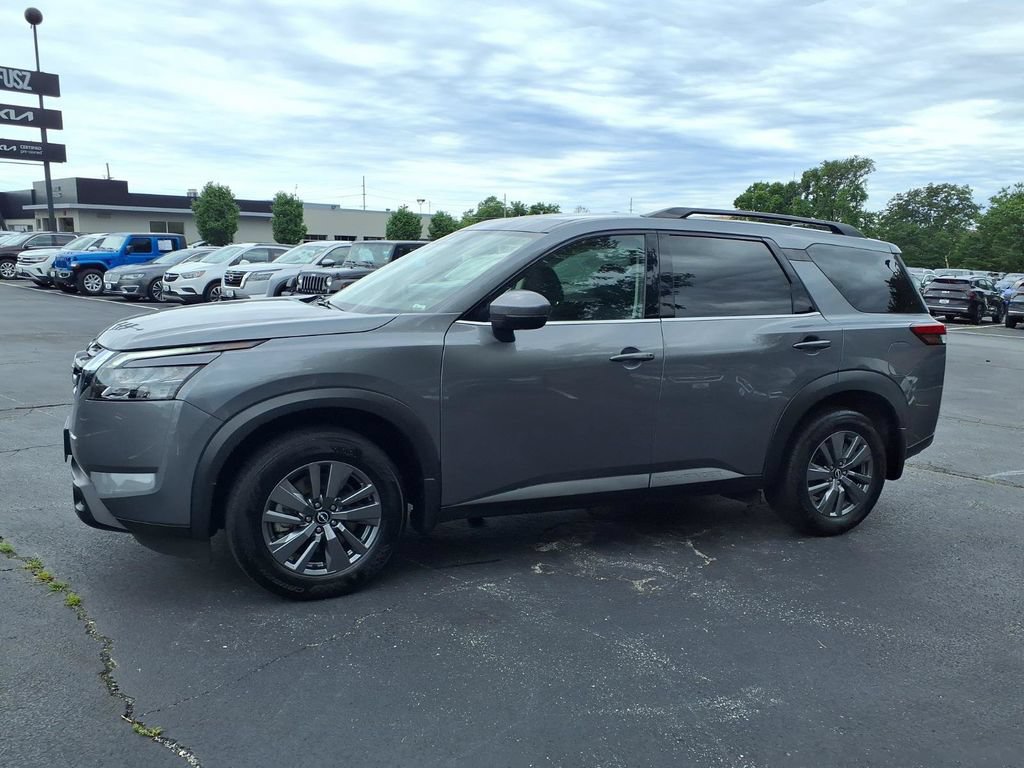Used 2024 Nissan Pathfinder SV w/ SV Premium Package AWD/4WD image 21