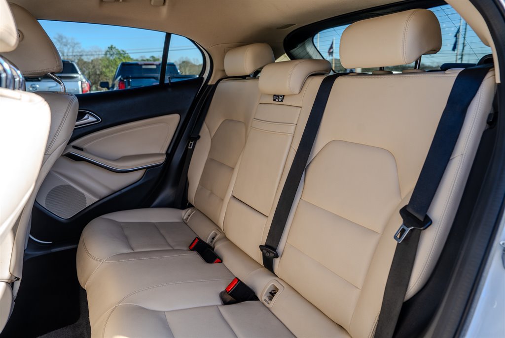 Used 2019 Mercedes-Benz GLA 250 w/ Convenience Package image 28