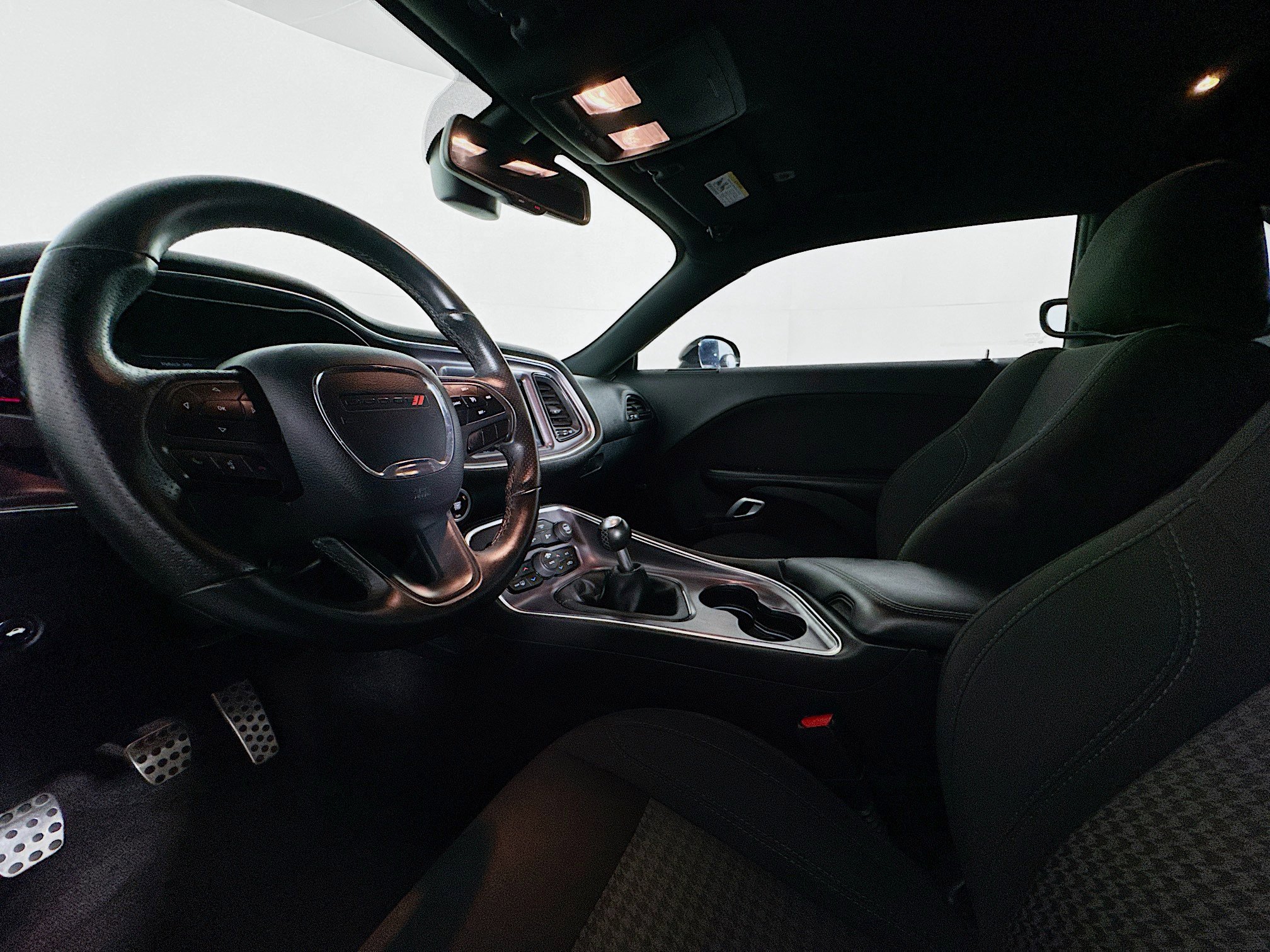 Used 2018 Dodge Challenger R/T w/ Driver Convenience Group image 21