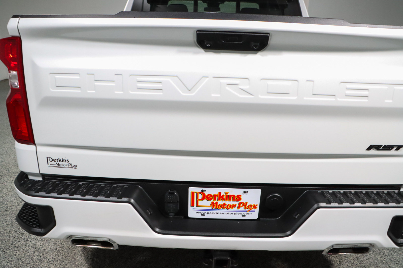 Used 2023 Chevrolet Silverado 1500 RST w/ Redline Edition AWD/4WD image 9