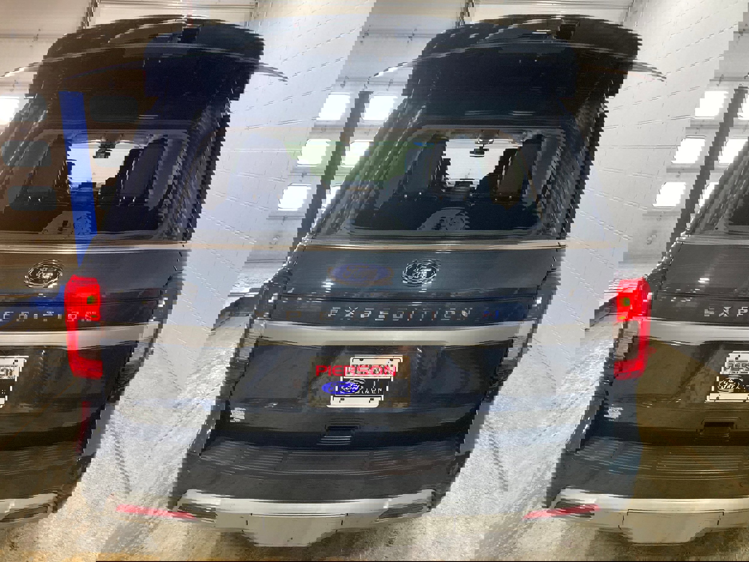 Used 2022 Ford Expedition Max XLT image 16