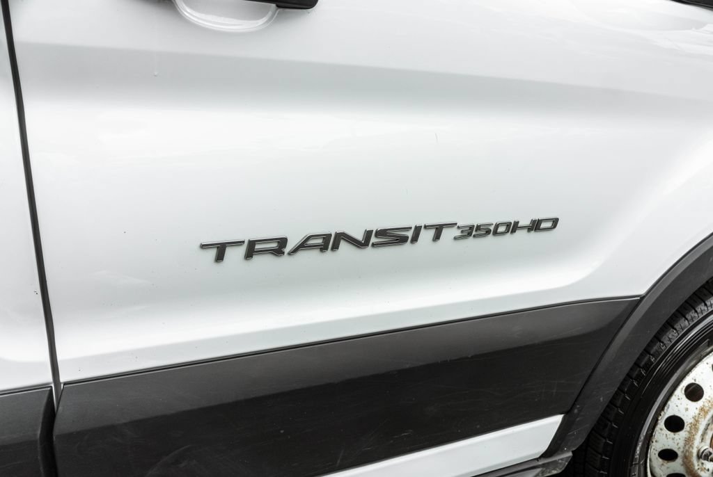 Used 2022 Ford Transit 350 DRW RWD image 4