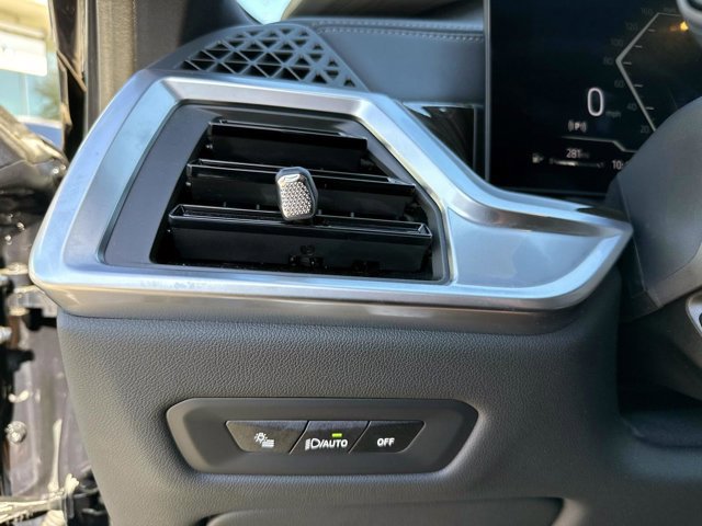 Used 2025 BMW X6 xDrive40i image 36