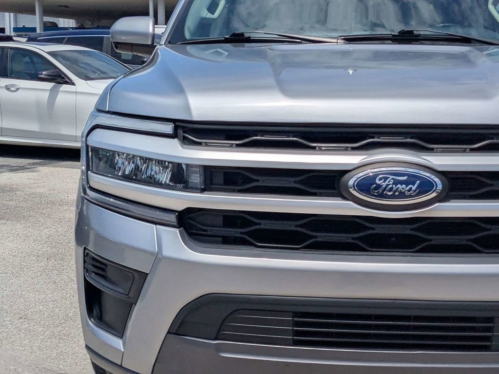 Used 2024 Ford Expedition XLT RWD image 9