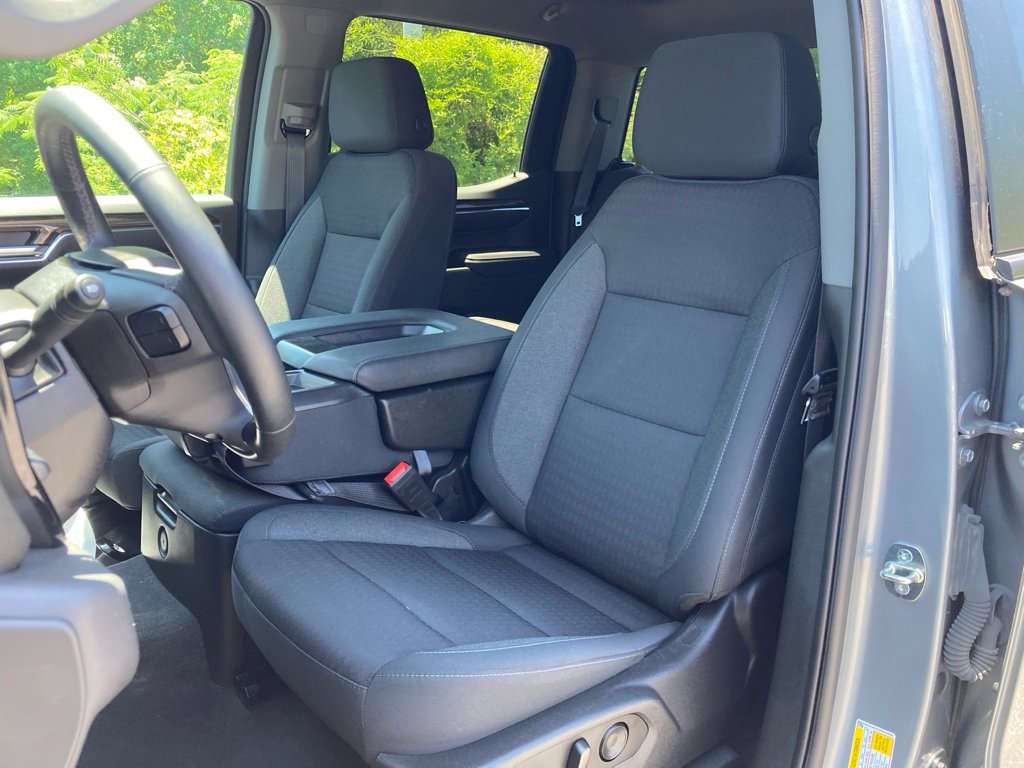 Used 2023 Chevrolet Silverado 1500 LT AWD/4WD image 6