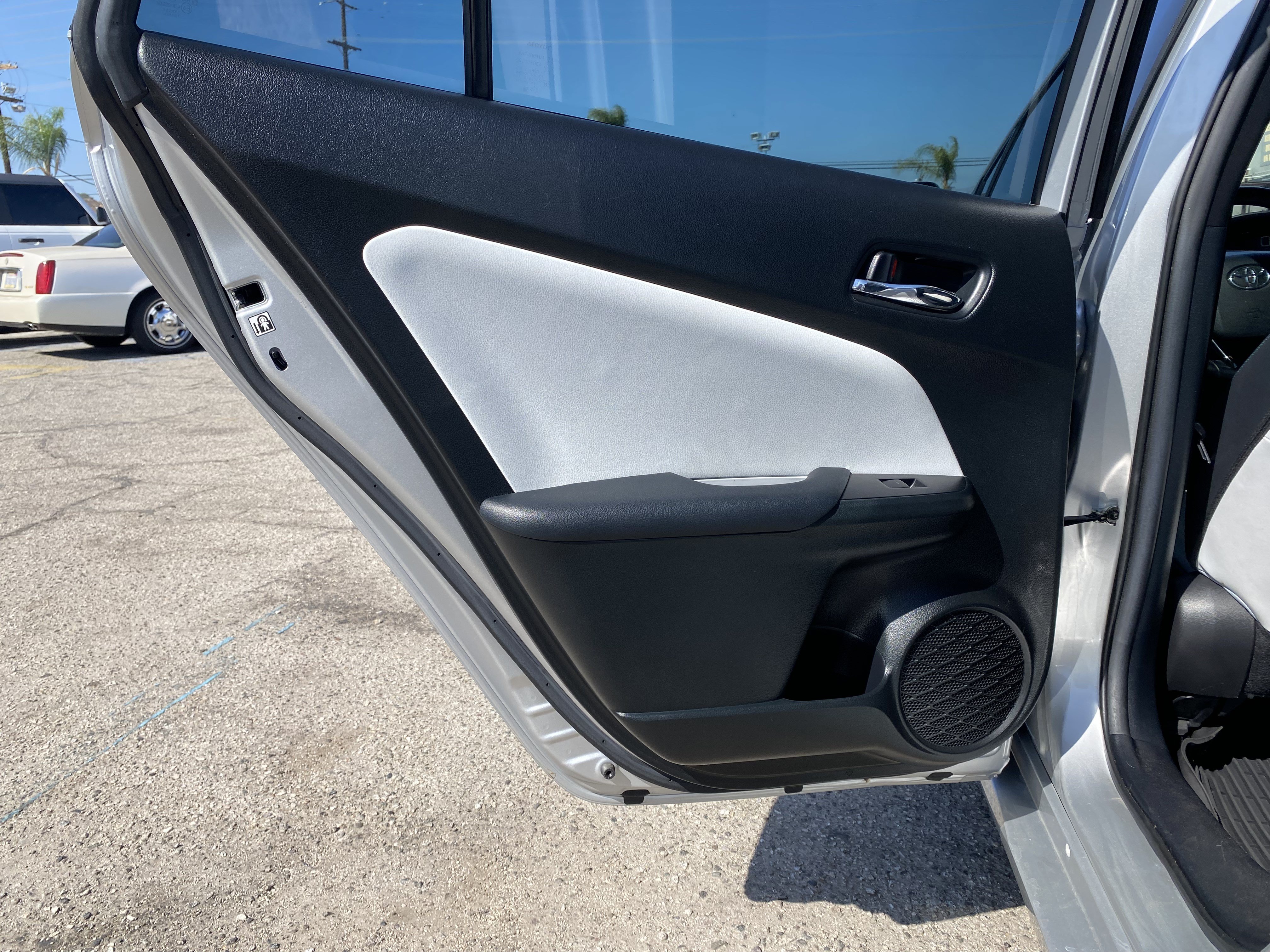 Used 2022 Toyota Prius XLE w/ Advanced Technology Package FWD image 19
