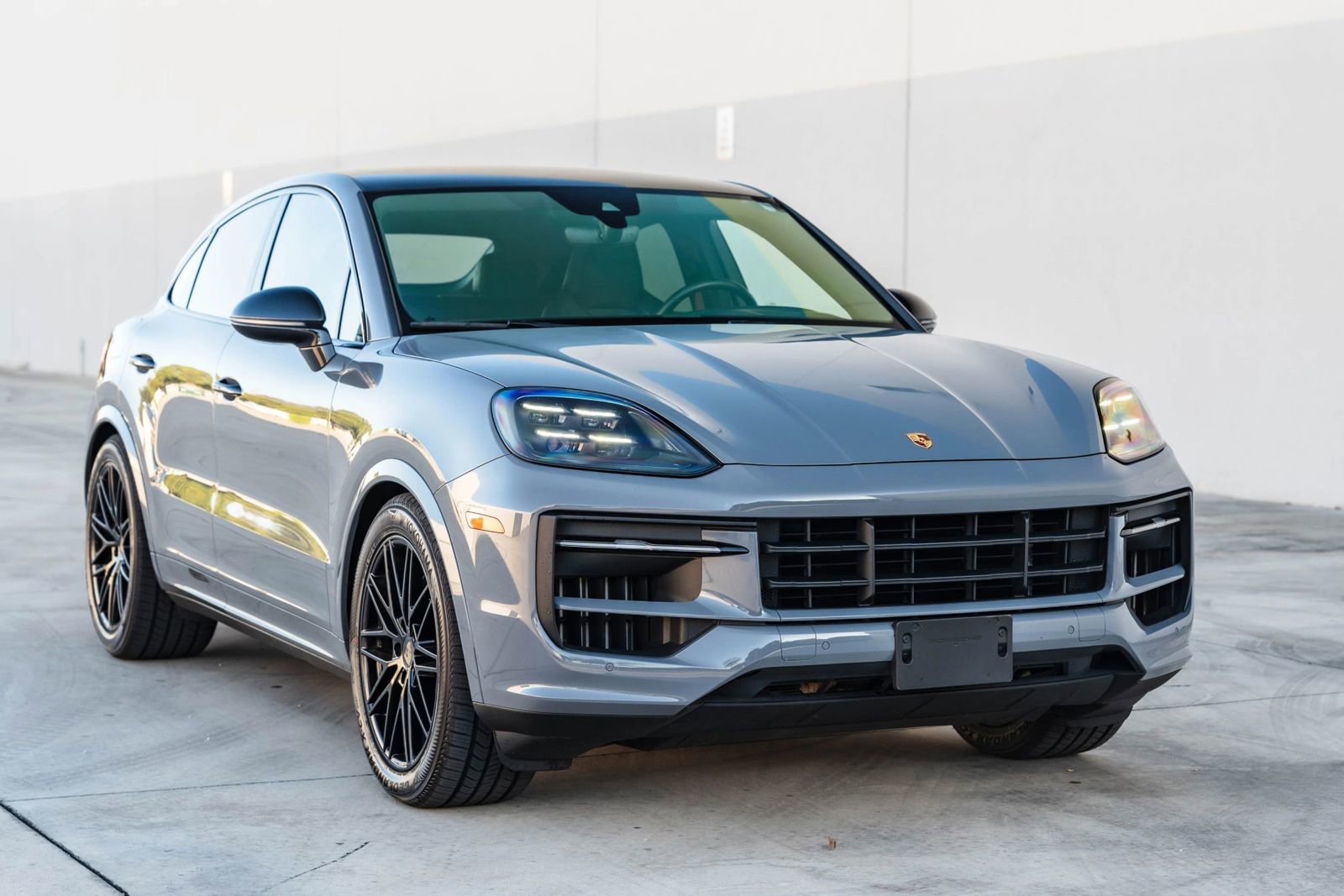Used 2024 Porsche Cayenne S image 3