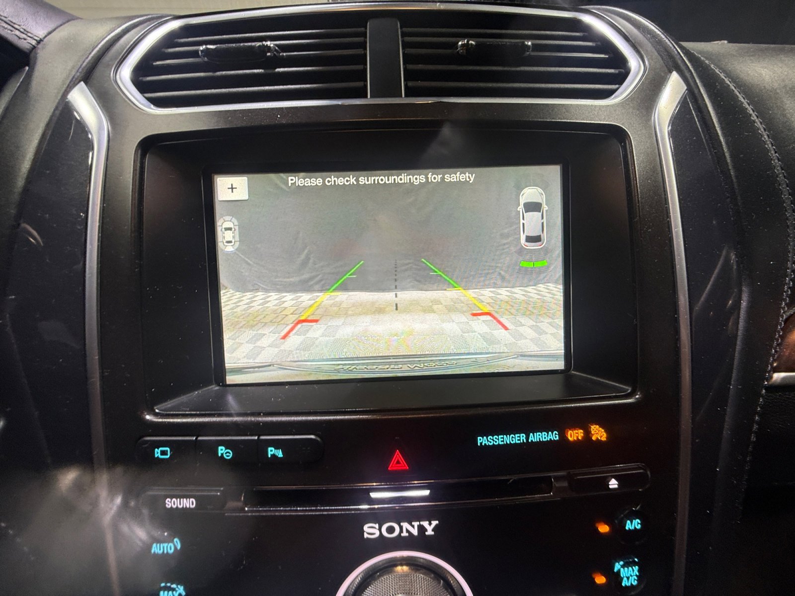 Used 2018 Ford Explorer Platinum AWD/4WD image 29