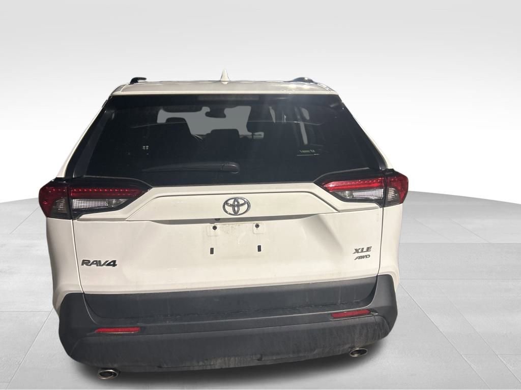 Used 2025 Toyota RAV4 XLE AWD/4WD image 5