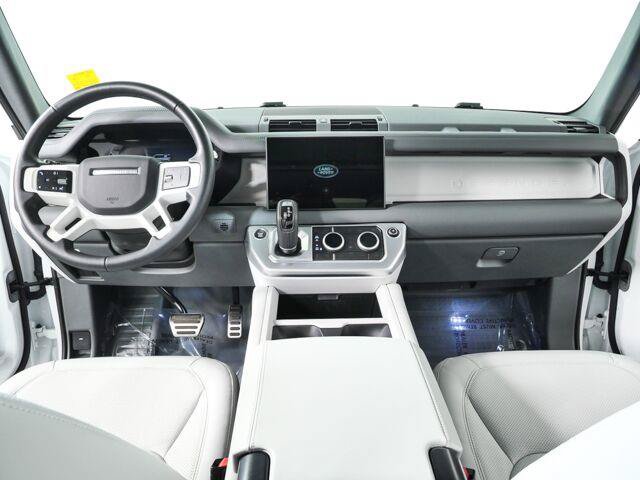 Used 2025 Land Rover Defender 110 X-Dynamic SE AWD/4WD image 19