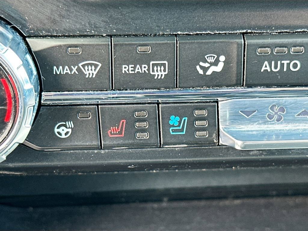 Used 2023 Ford F150 Lariat w/ Equipment Group 502A High image 21