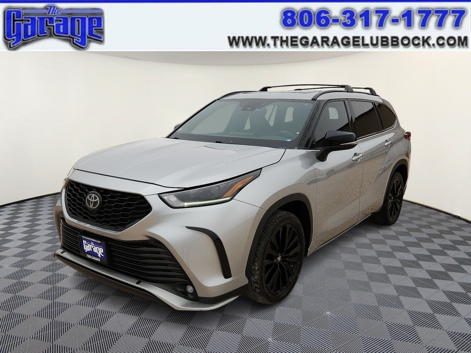 Used 2023 Toyota Highlander XSE FWD image 1