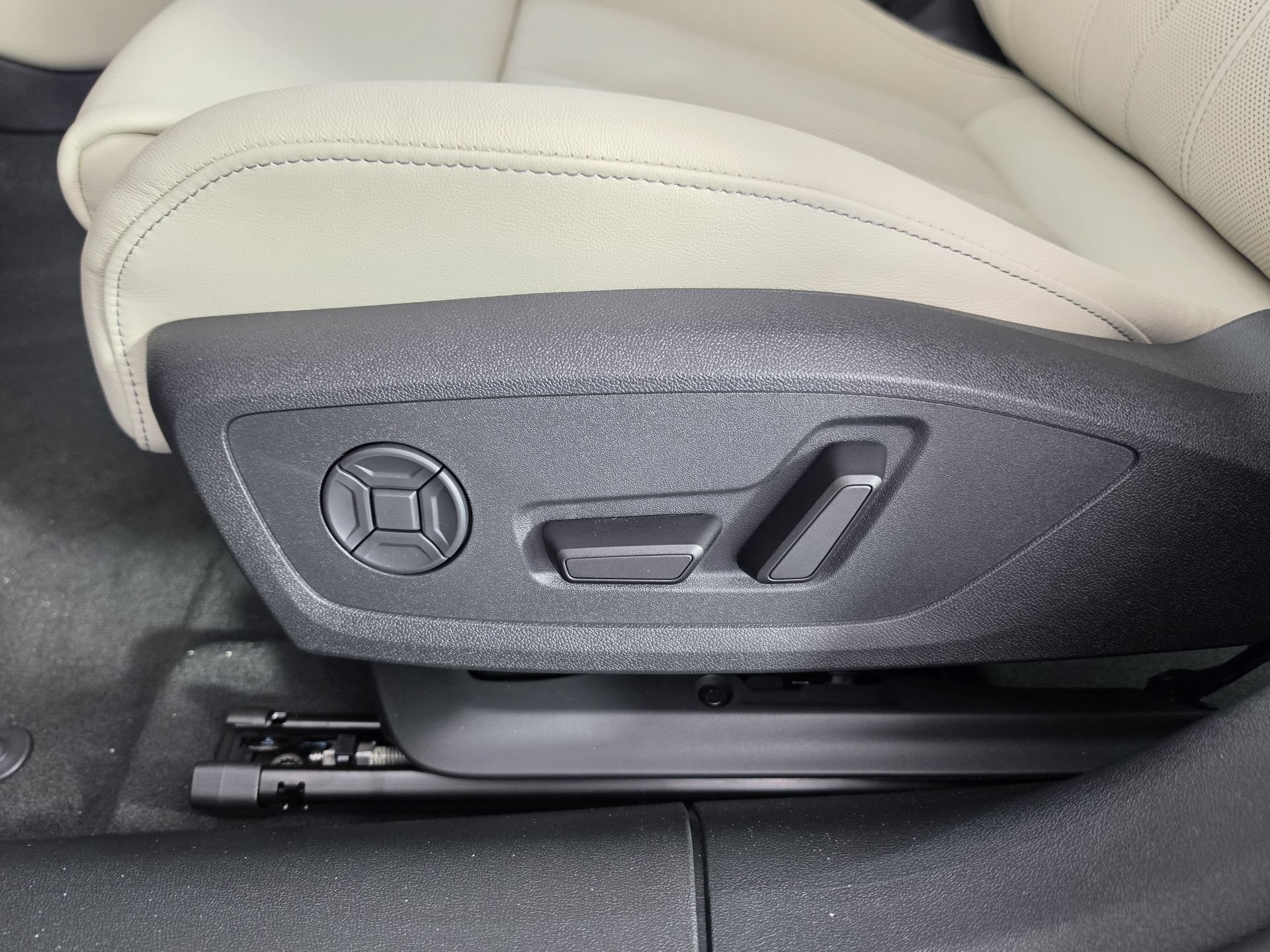 New 2026 Audi A6 Premium Plus AWD/4WD image 15