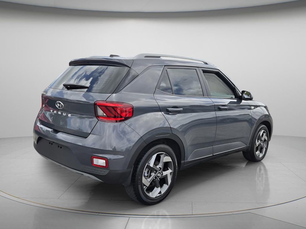 Certified 2024 Hyundai Venue SEL FWD image 8