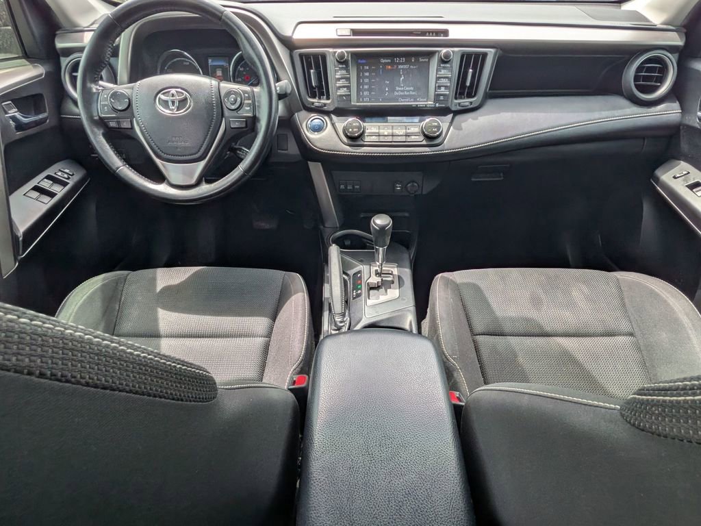 Used 2017 Toyota RAV4 XLE image 17