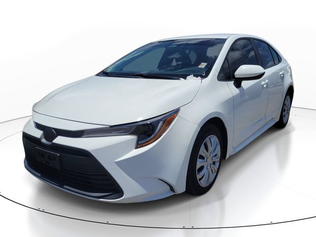 Used 2023 Toyota Corolla LE FWD image 4