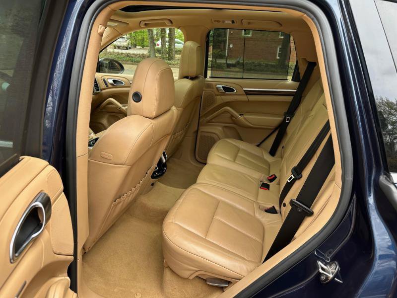 Used 2011 Porsche Cayenne AWD/4WD image 18