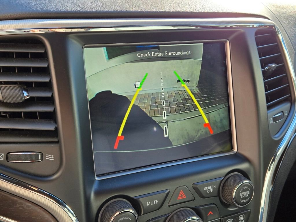 Used 2018 Jeep Grand Cherokee Limited image 26