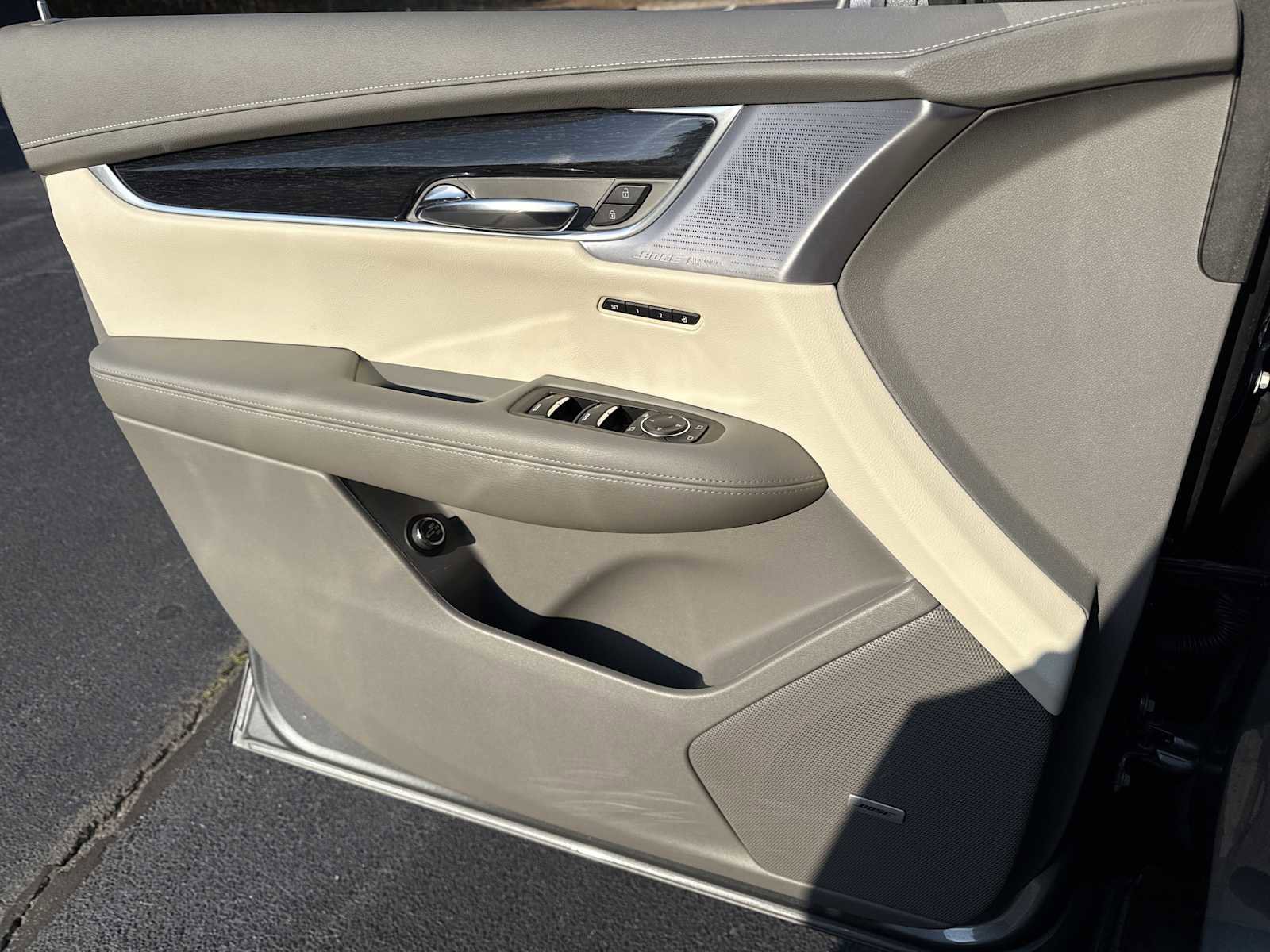 Used 2020 Cadillac XT6 Premium Luxury FWD image 14