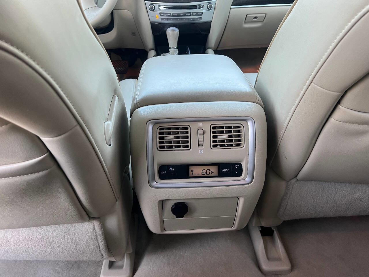 Used 2013 INFINITI JX35 Base AWD 4dr SUV w/ Cargo Pkg image 38