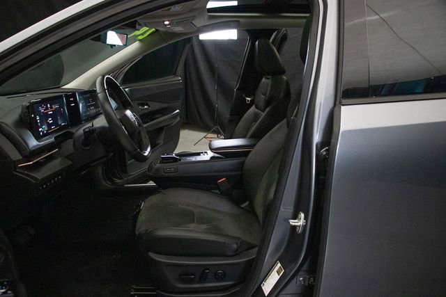 Used 2024 Nissan Ariya AWD image 26