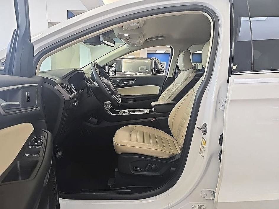 Used 2022 Ford Edge SEL w/ Convenience Package image 12
