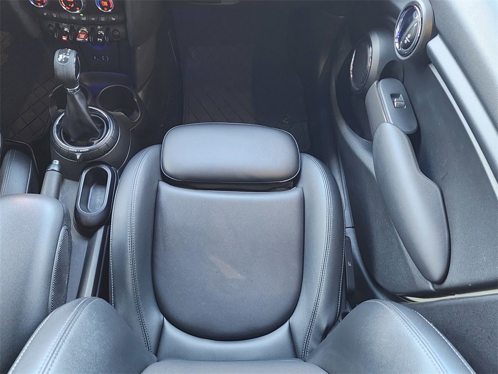 Used 2016 MINI Cooper 4-Door Hardtop image 13