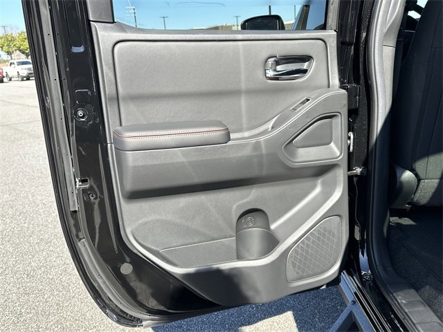 New 2025 Nissan Frontier PRO-4X w/ Pro Convenience Package image 16