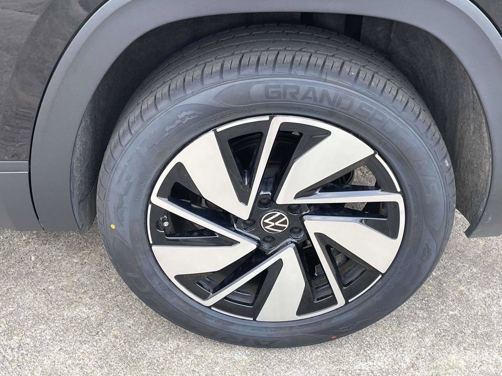 Used 2024 Volkswagen Atlas SE FWD image 9