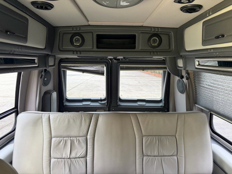 Used 2002 Ford E-150 and Econoline 150 image 28