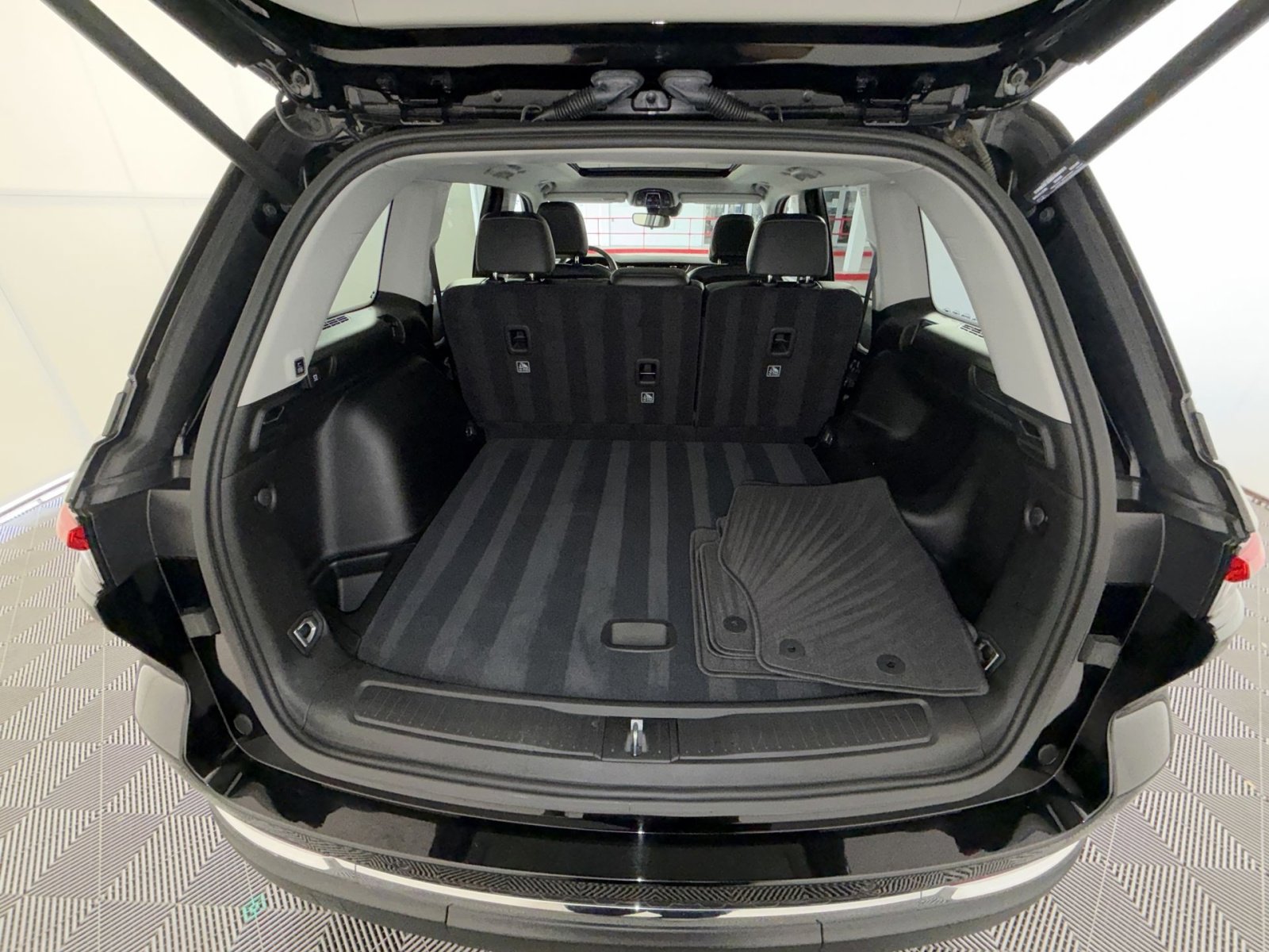 Used 2023 Jeep Grand Cherokee Limited image 26