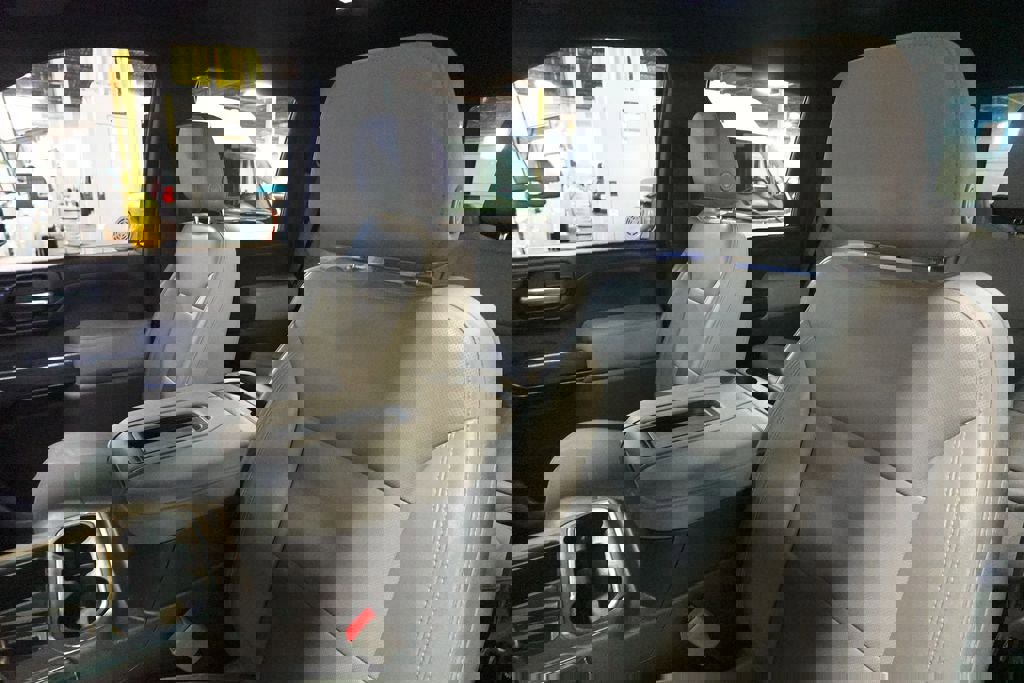 Used 2020 Chevrolet Silverado 2500 LTZ w/ LTZ Plus Package image 12