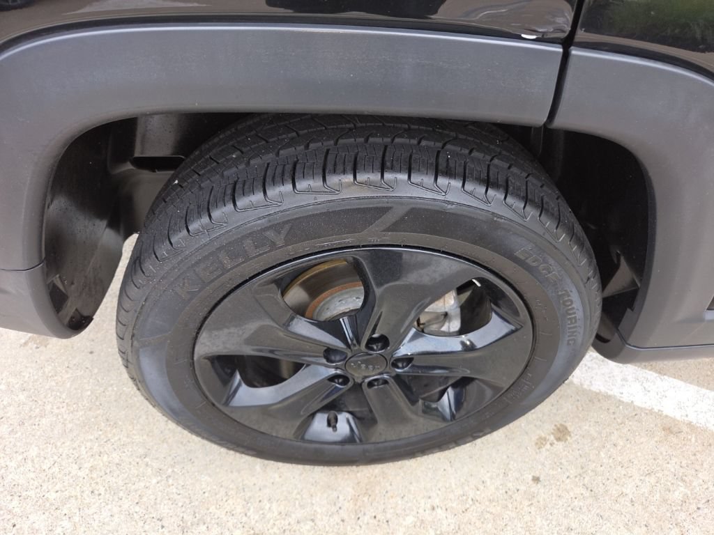 Certified 2018 Jeep Compass Latitude w/ Popular Equipment Group FWD image 23