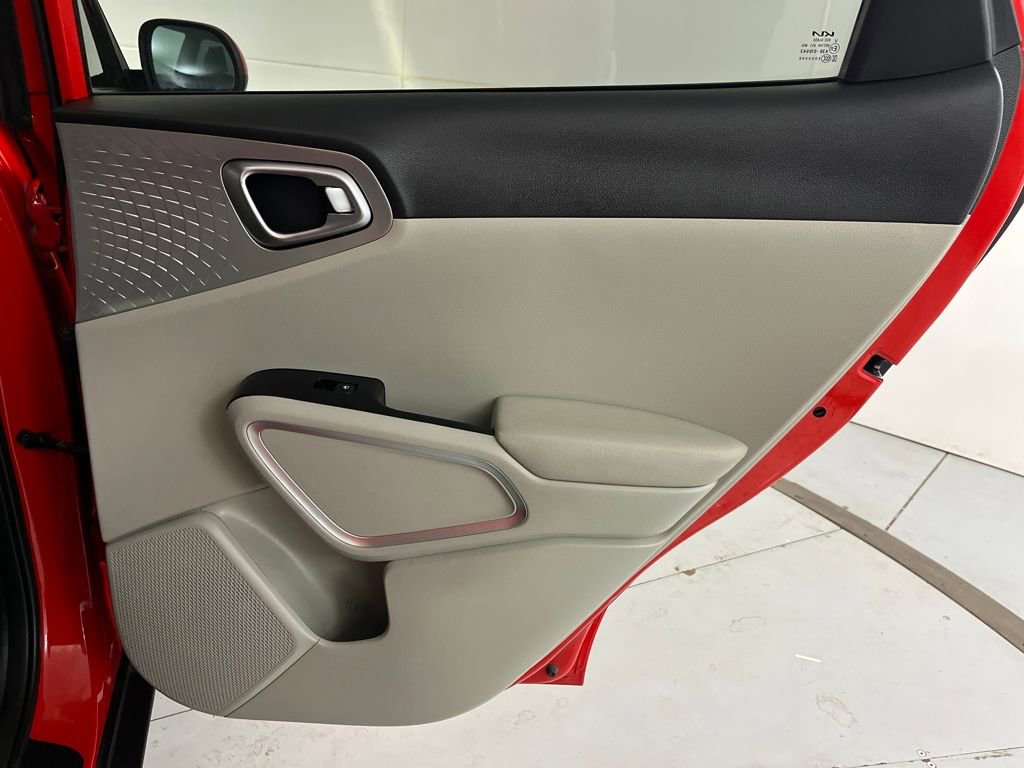 Used 2023 Kia Soul LX w/ LX Technology Package image 29