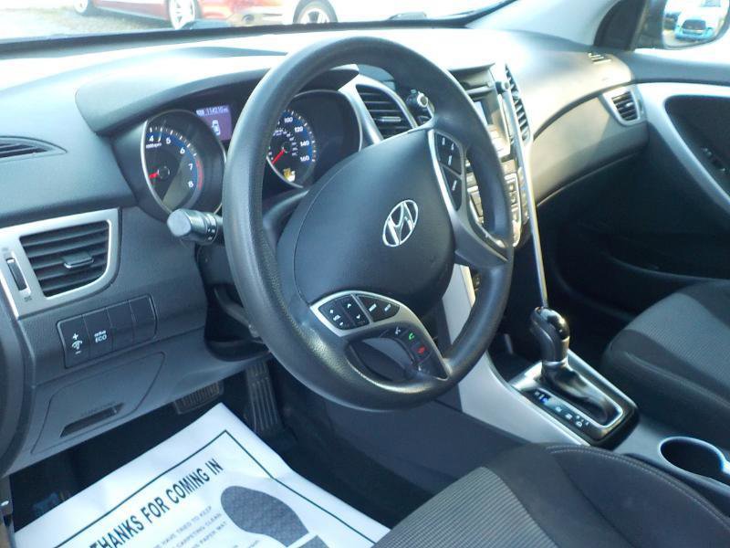 Used 2016 Hyundai Elantra GT FWD image 10