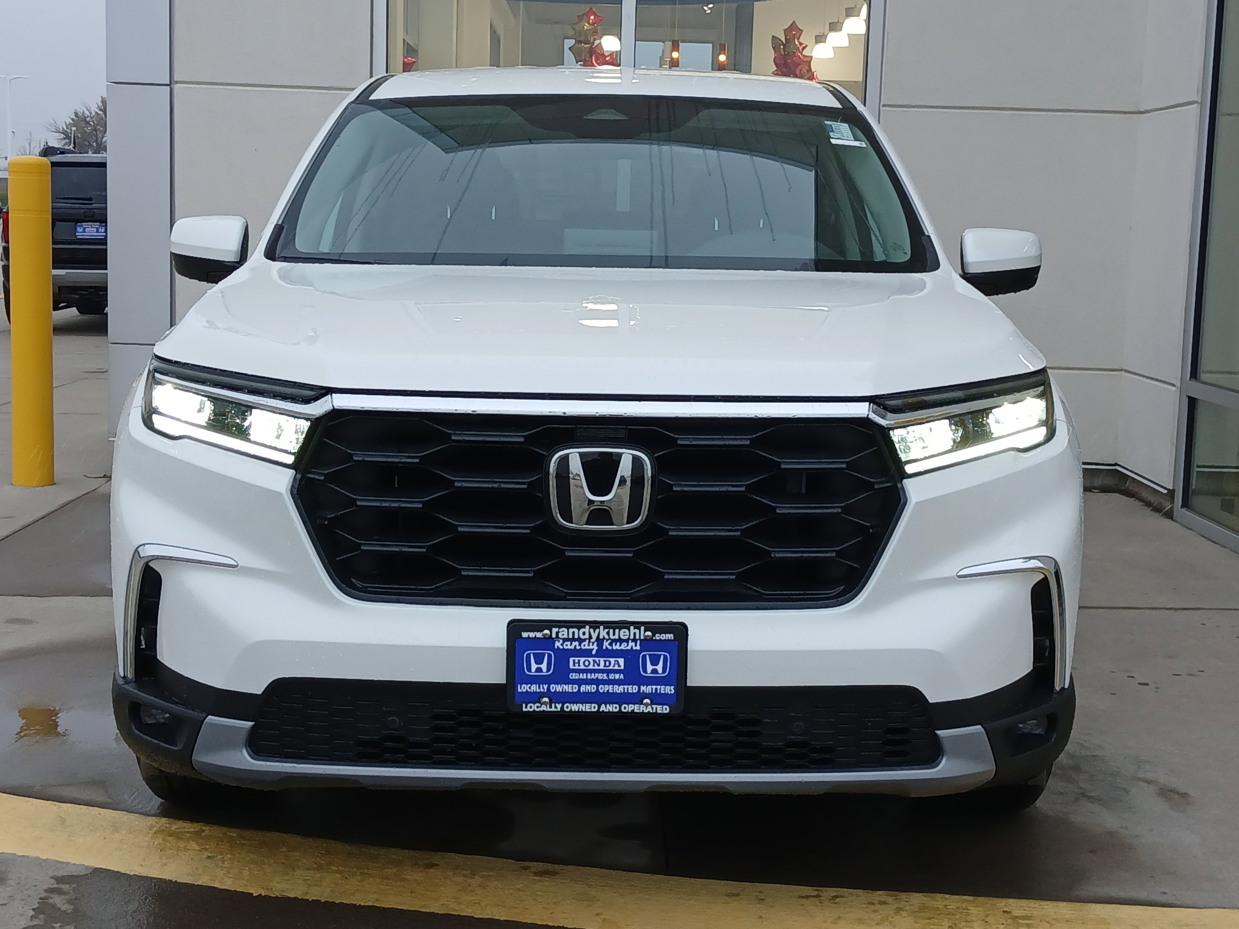 New 2025 Honda Pilot EX-L image 4