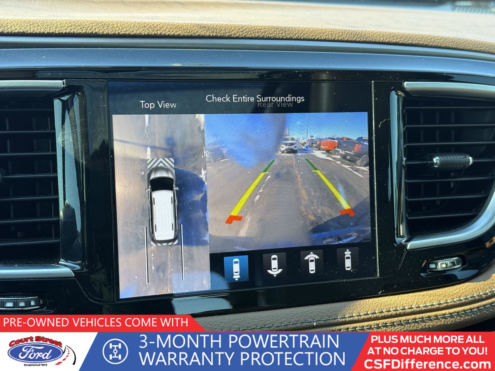 Used 2018 Chrysler Pacifica Limited w/ Tire & Wheel Group image 12