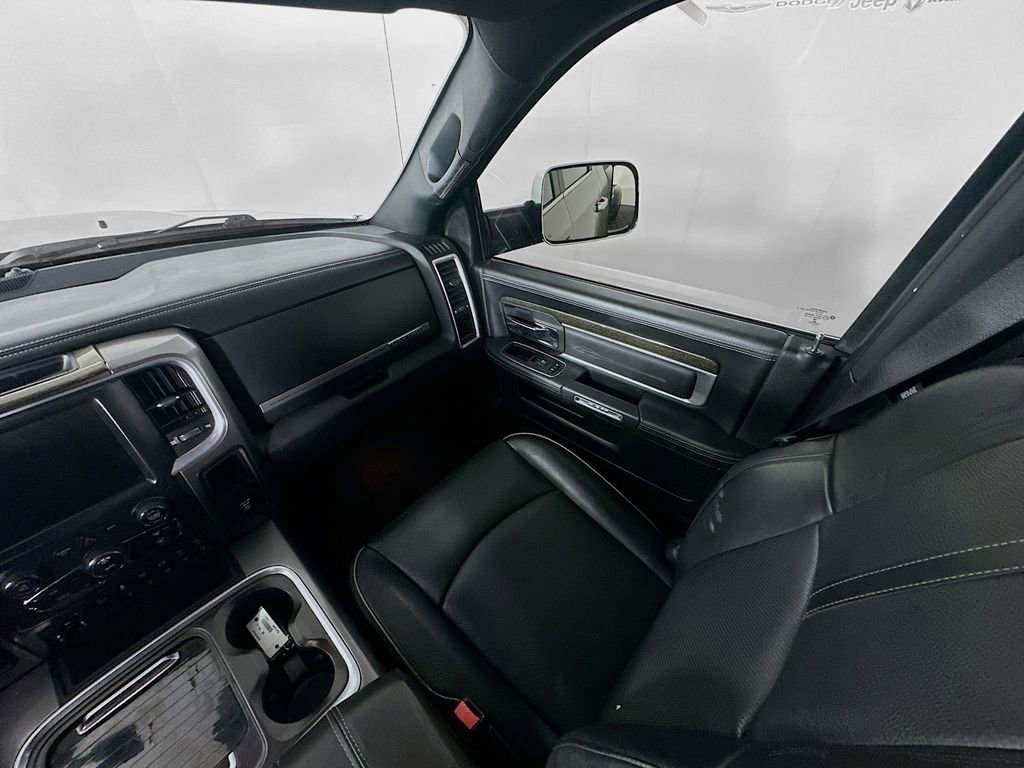 Used 2017 RAM 3500 Laramie Longhorn image 11