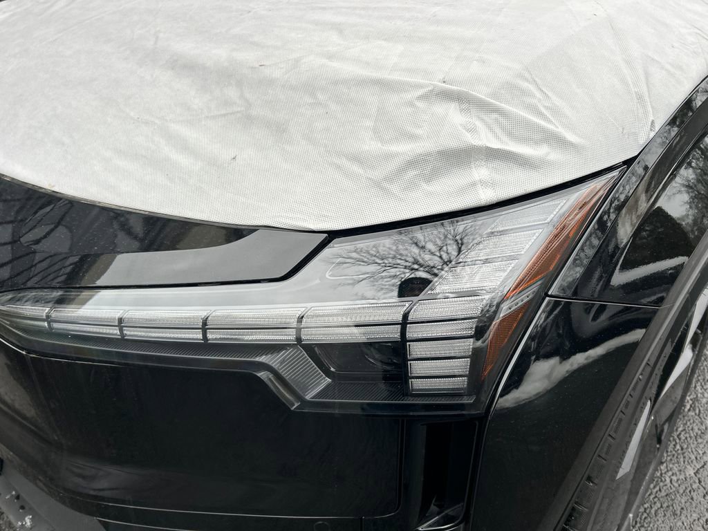 New 2026 Volvo EX30 Plus w/ Climate Package image 7