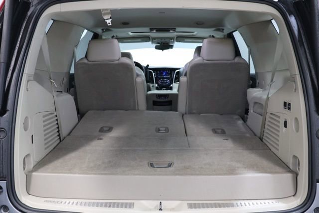 Used 2020 Cadillac Escalade Luxury w/ LPO, Radiant Package AWD/4WD image 38