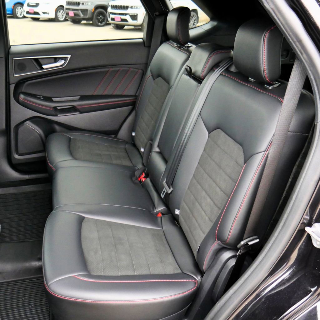 Used 2024 Ford Edge ST-Line AWD/4WD image 6