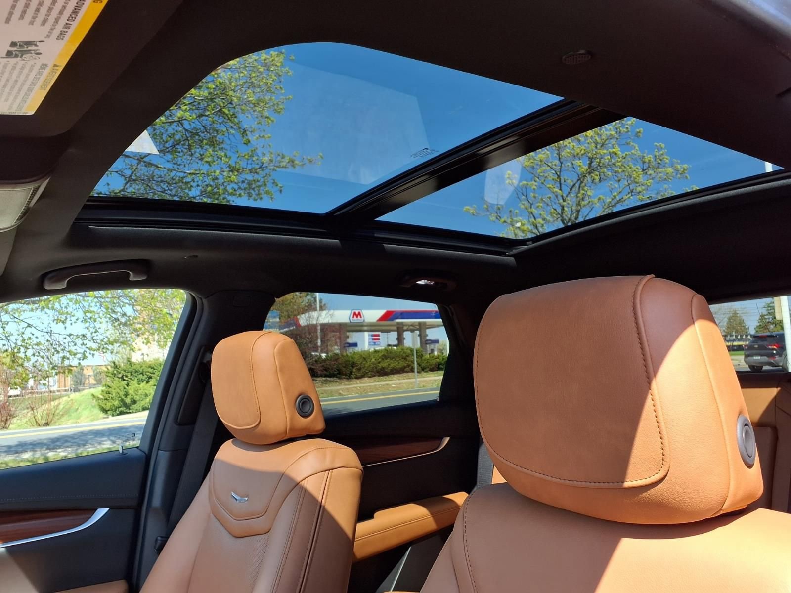 New 2026 Cadillac XT5 Premium Luxury w/ LPO, Floor Liner Package AWD/4WD image 15