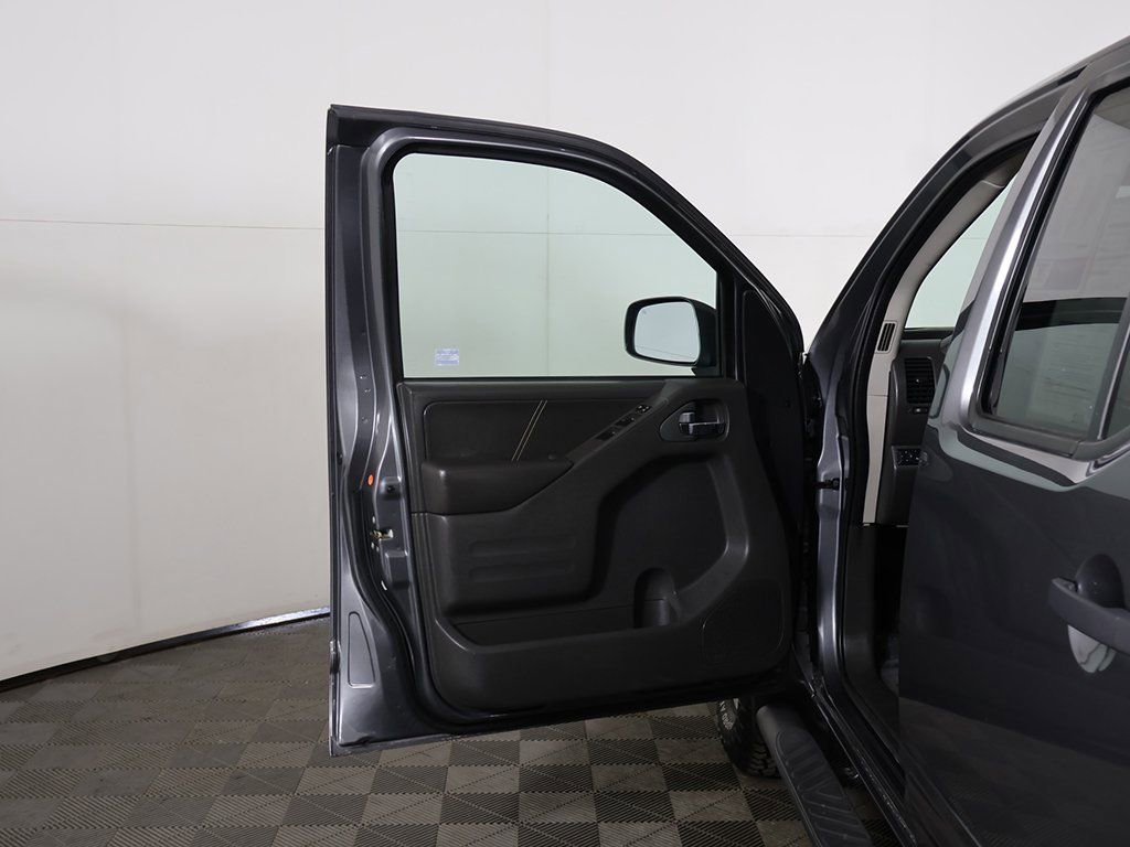 Used 2021 Nissan Frontier PRO-4X w/ Pro-4x Utility Package image 18