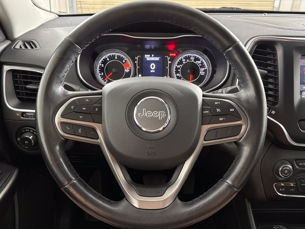 Used 2020 Jeep Cherokee Latitude Plus w/ Cold Weather Group AWD/4WD image 14