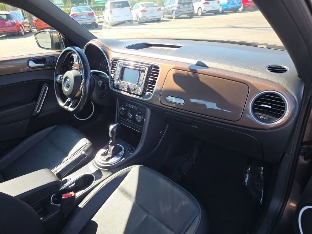 Used 2013 Volkswagen Beetle 2.5 image 28