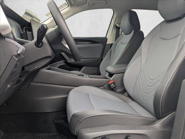 New 2025 Volkswagen Tiguan SE image 4