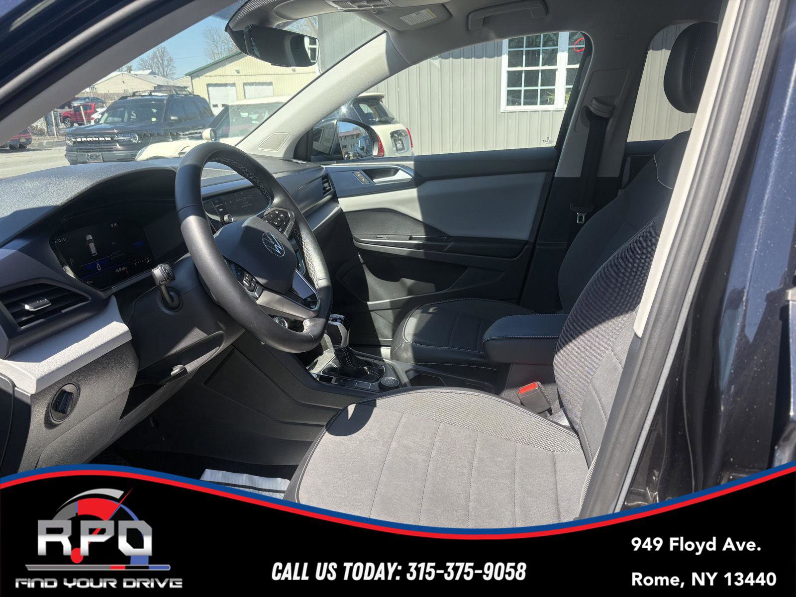 Used 2023 Volkswagen Taos SE image 14