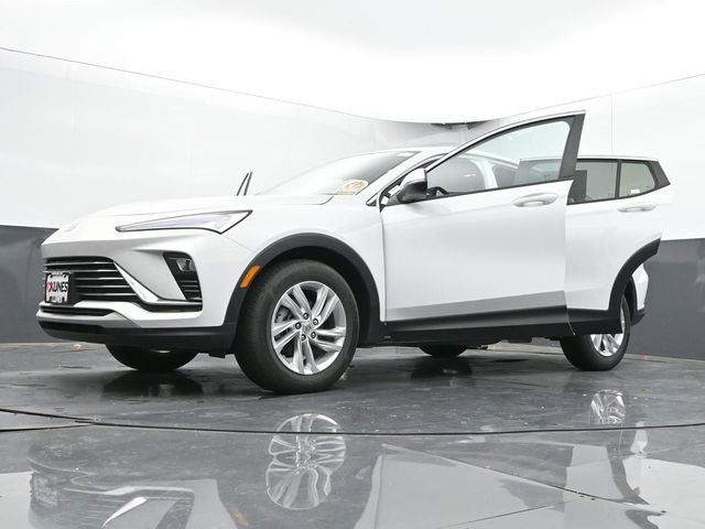 Used 2025 Buick Envista Preferred image 69